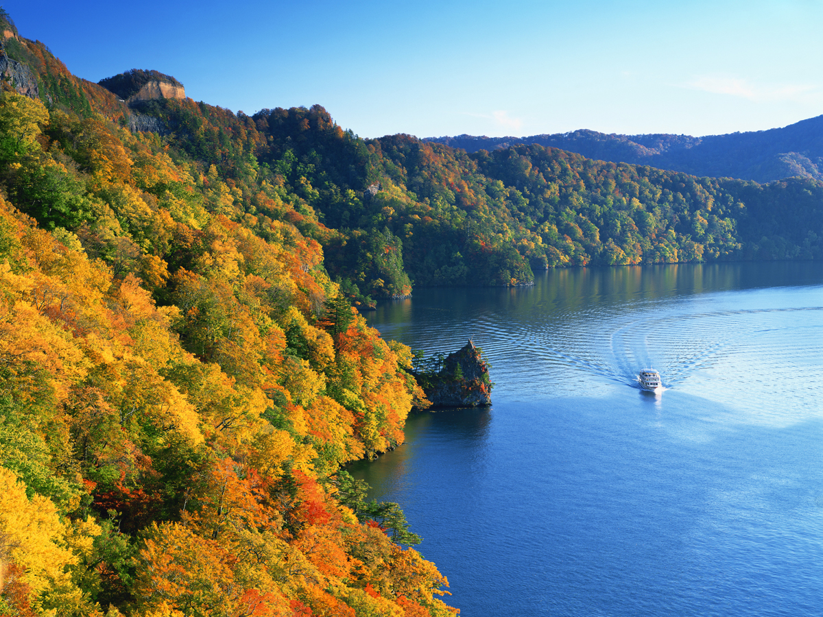 Lake Towada Excursion Boat_3