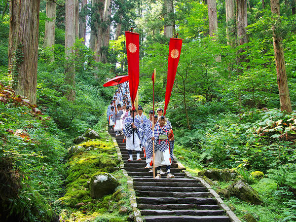 Hagurosan Goju-no-to (five storied pagoda)