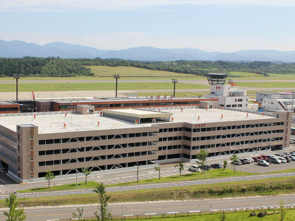 9：00 Akita Airport