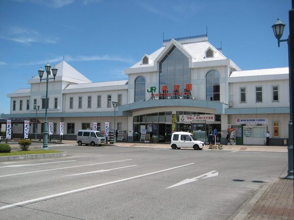 10:22 Yonezawa Station
