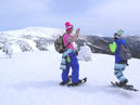 Play with snow at ski resorts in spring_3